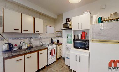 Duplex en venta en Beccar 4 ambientes baño y toilette jardín con parrilla entrada para auto.