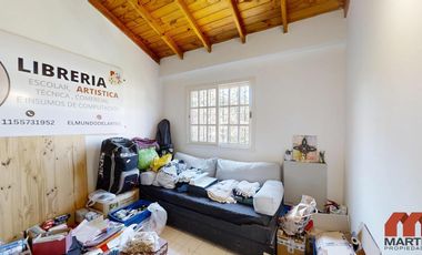 Duplex en venta en Beccar 4 ambientes baño y toilette jardín con parrilla entrada para auto.