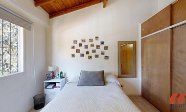 Duplex en venta en Beccar 4 ambientes baño y toilette jardín con parrilla entrada para auto.