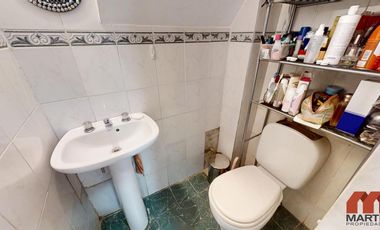 Duplex en venta en Beccar 4 ambientes baño y toilette jardín con parrilla entrada para auto.