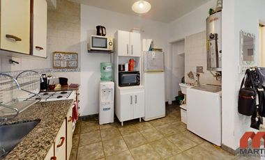 Duplex en venta en Beccar 4 ambientes baño y toilette jardín con parrilla entrada para auto.