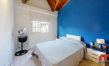 Duplex en venta en Beccar 4 ambientes baño y toilette jardín con parrilla entrada para auto.