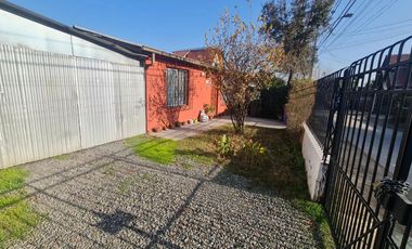 CASA A PASOS DEL METRO SANTA JULIA