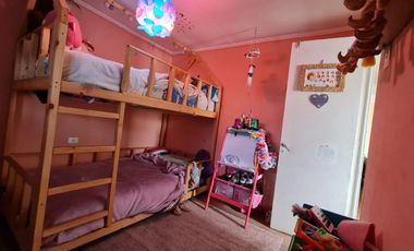 CASA A PASOS DEL METRO SANTA JULIA