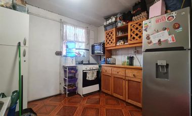 CASA A PASOS DEL METRO SANTA JULIA