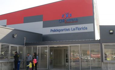 CASA A PASOS DEL METRO SANTA JULIA