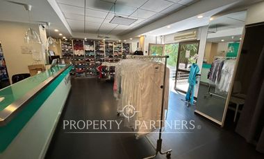 Local comercial en Av. Vitacura.