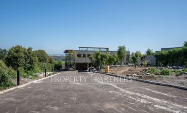 Moderna casa en condominio, con espectaculares espacios exteriores