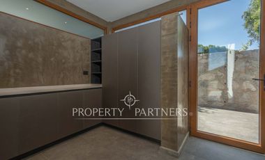 Moderna casa en condominio, con espectaculares espacios exteriores