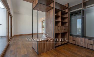 Moderna casa en condominio, con espectaculares espacios exteriores