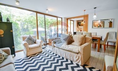 Dúplex con excelente ubicación-Patio Privado