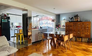 Gran departamento iluminado en Ricardo Lyon