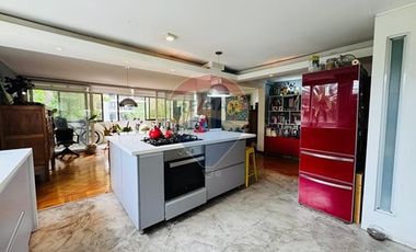 Gran departamento iluminado en Ricardo Lyon