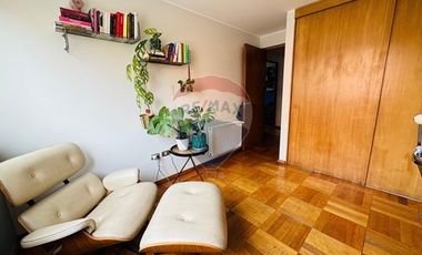 Gran departamento iluminado en Ricardo Lyon