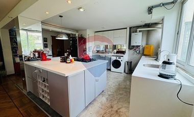 Gran departamento iluminado en Ricardo Lyon