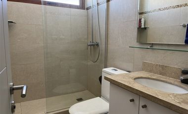 Casa en Arriendo en Avenida La Dehesa y Avenida el Parque