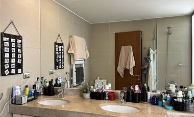 Casa en Arriendo en Avenida La Dehesa y Avenida el Parque