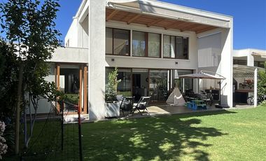 Casa en Arriendo en Avenida La Dehesa y Avenida el Parque