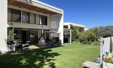 Casa en Arriendo en Avenida La Dehesa y Avenida el Parque