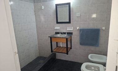 Casa en alquiler en Sarandi Oeste