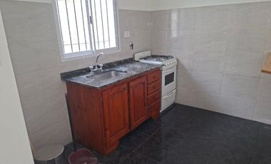 Casa en alquiler en Sarandi Oeste