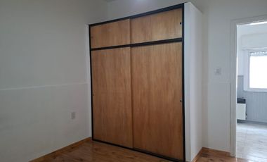 Casa en alquiler en Sarandi Oeste