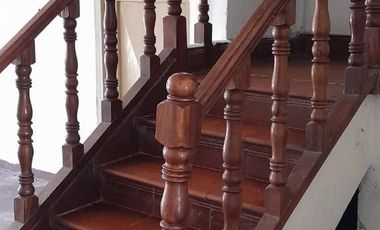 Venta Monte Grande vivienda 4 amb en planta alta y 2 locales en planta baja