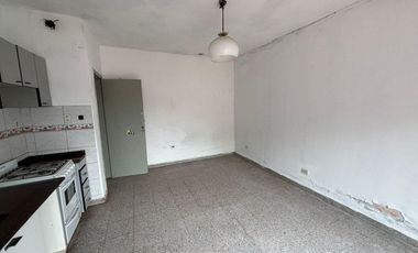 Venta Monte Grande vivienda 4 amb en planta alta y 2 locales en planta baja
