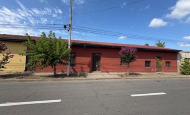 Casa en venta c/ estacionamiento en Rengo