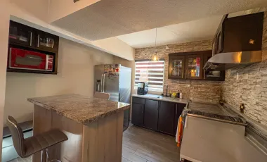 CASA EN VENTA TOTALMENTE EQUIPADA EN RESIDENCIAL SENDEROS !!!