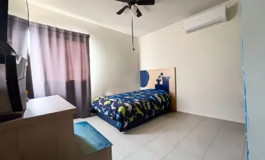 CASA EN VENTA TOTALMENTE EQUIPADA EN RESIDENCIAL SENDEROS !!!
