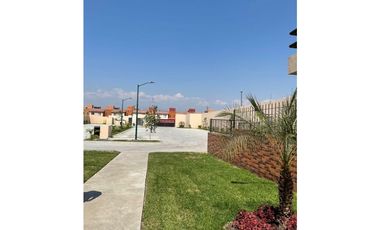 EN VENTA CASA NUEVA Y MODERNA CON SEGURIDAD EN EMILIANO ZAPATA