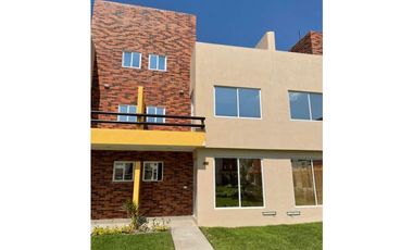 EN VENTA CASA NUEVA Y MODERNA CON SEGURIDAD EN EMILIANO ZAPATA