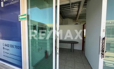 LOCAL EN RENTA PLANTA ALTA SOBRE AV. PIE DE LA CUESTA Y BLVD. BERNARDO QUINTANA. - (3)