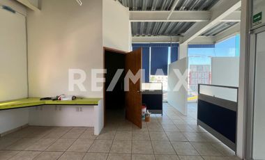 LOCAL EN RENTA PLANTA ALTA SOBRE AV. PIE DE LA CUESTA Y BLVD. BERNARDO QUINTANA. - (3)