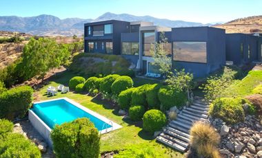 VENTA. Excelente casa moderna en parcela. 5D, 5B