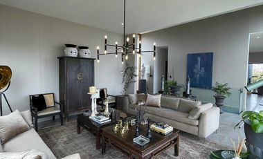 VENTA. Excelente casa moderna en parcela. 5D, 5B