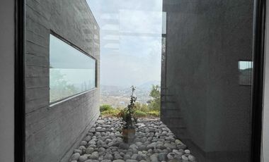 VENTA. Excelente casa moderna en parcela. 5D, 5B