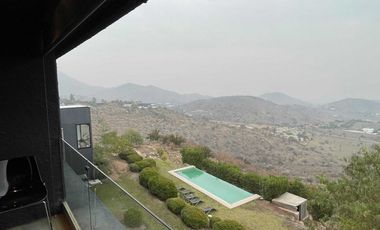 VENTA. Excelente casa moderna en parcela. 5D, 5B