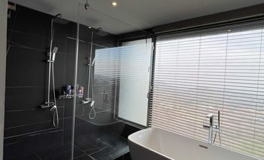 VENTA. Excelente casa moderna en parcela. 5D, 5B