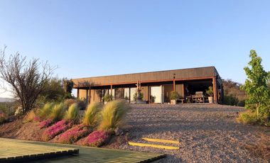 Casa Moderna, Domótica, Autosustentable, Ideal para Familia. Excelentes vistas.