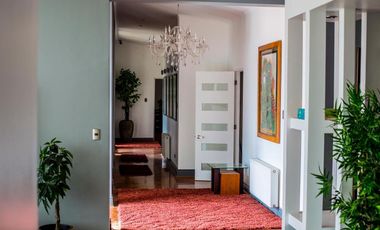 VENTA AMOBLADA Casa de 500 mts2  en parcela 8.500 mts2.