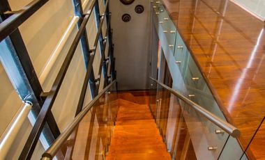 VENTA AMOBLADA Casa de 500 mts2  en parcela 8.500 mts2.