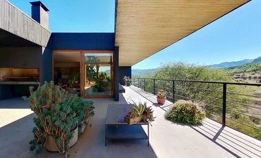 Casa Moderna Espectaculares Vistas Al Valle. Con OBRA GUESA LISTA PARA AMPLIAR EN SEGUNDO NIVEL.