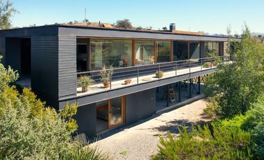 Casa Moderna Espectaculares Vistas Al Valle. Con OBRA GUESA LISTA PARA AMPLIAR EN SEGUNDO NIVEL.