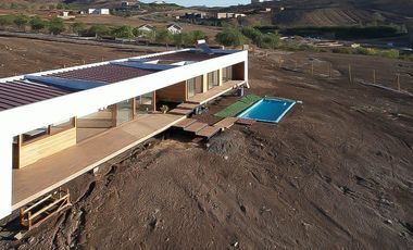 Moderna casa en parcela, hermosas vistas. 3D, 3B. Piscina.