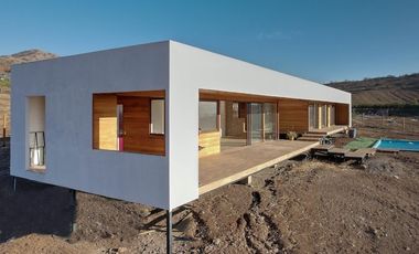 Moderna casa en parcela, hermosas vistas. 3D, 3B. Piscina.