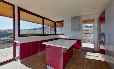 Moderna casa en parcela, hermosas vistas. 3D, 3B. Piscina.