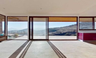 Moderna casa en parcela, hermosas vistas. 3D, 3B. Piscina.