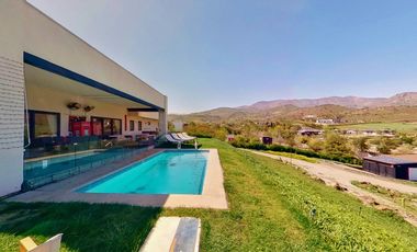 Venta moderna y amplia casa en parcela, 4h, 6B. Eficiente.